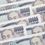 Japanese Yen Slips to Four-Year Low as Treasury Yields Soar