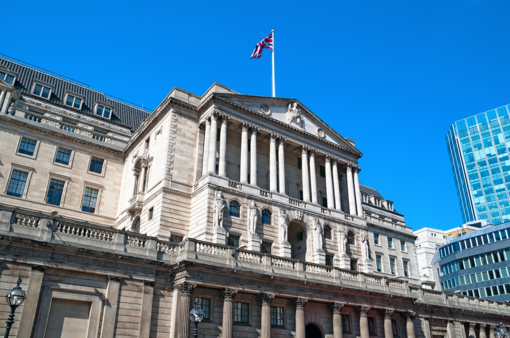 Bank of England Seen to Deliver Five Quarter-Point Hikes in 2022