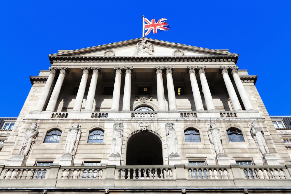 BoE Hikes Bank Rate to 0.5%, Eases Bond-Buying Program